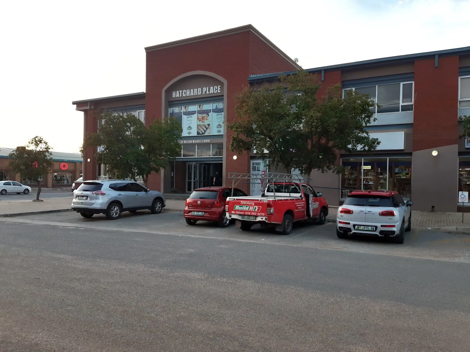 Dr Sentsomedi Chiropractor – Chiropractor in Mahikeng | The Spa Guide SA